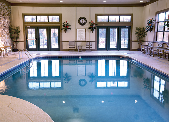 sevierville-tennessee-wyndham-smoky-mountains-indoor-pool