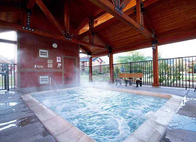 steamboat-springs-co-wvr-steamboat-springs-outdoor-covered-hot-tub-660×478