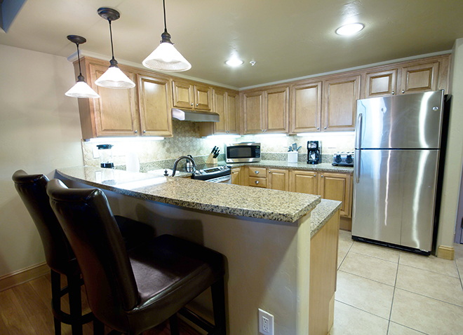 steamboat-springs-co-wvr-steamboat-springs-three-bed-kitchen1-660×478