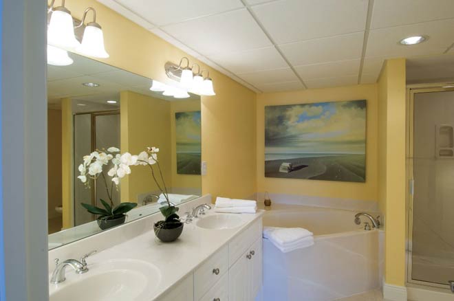 wyndham-vacation-resorts-panama-city-beach-bathroom